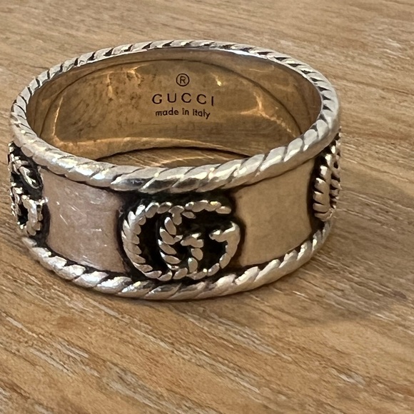 Authentic Gucci Ring - Picture 1 of 4